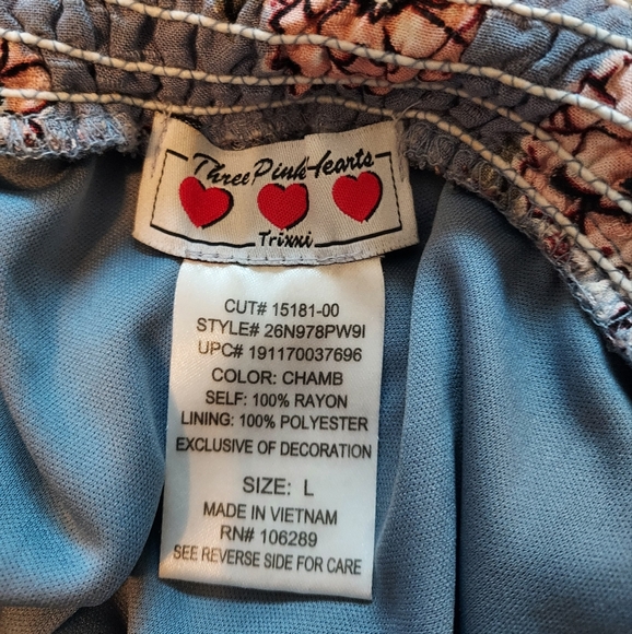 Three Pink Hearts Floral Off the Shoulder Dress with Crochet Trim size Large - Picture 6 of 7